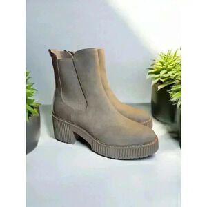 DOLCE VITA* Size 9 Darcel Lug Boots * Brand New